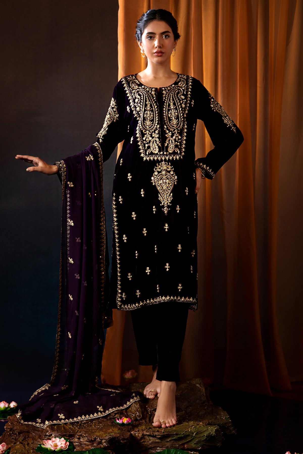 3 Piece Velvet Suit – Kayseria Pakistan