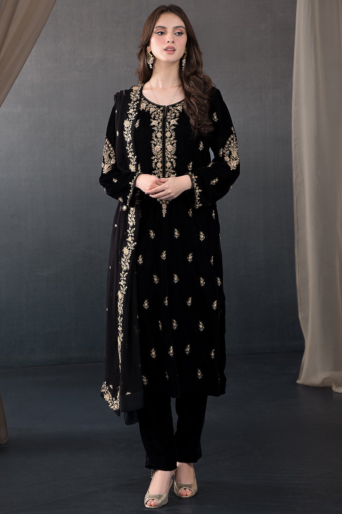 3 Piece Velvet Suit – Kayseria Pakistan