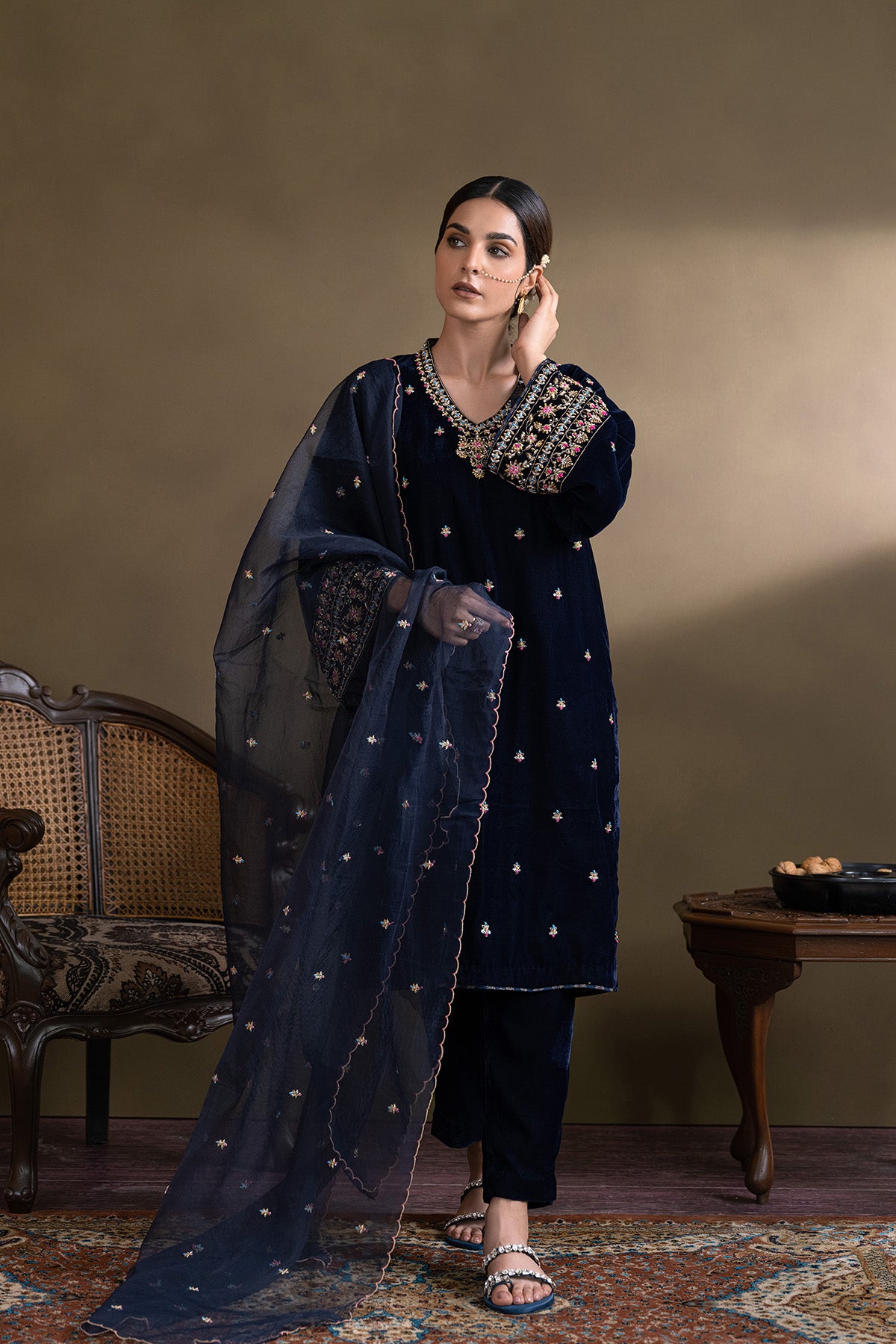 3 Piece Velvet Suit – Kayseria Pakistan