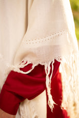 1 Piece Embroidered & Embellishment Wool Stoler