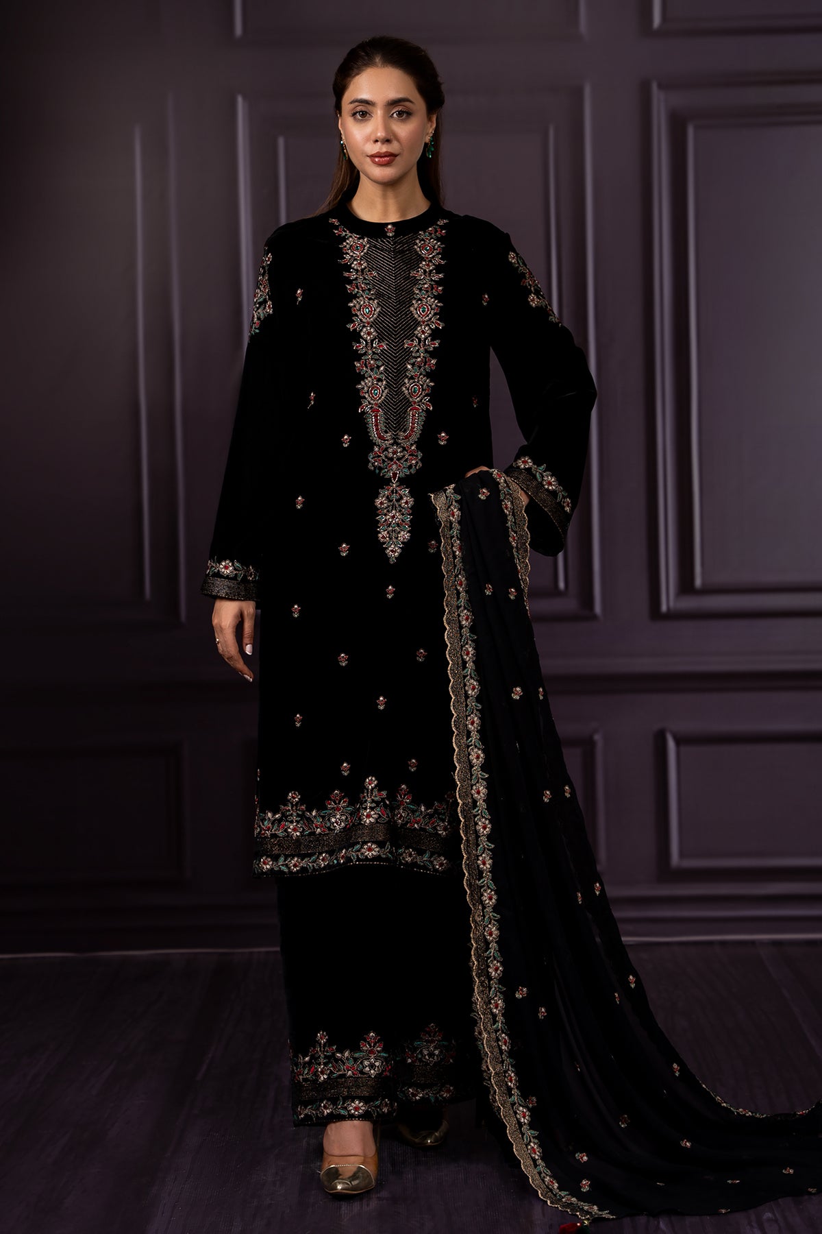 3 Piece Velvet Suit Kayseria Pakistan