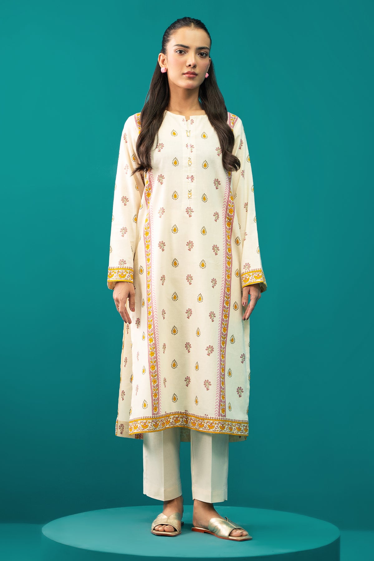3 Piece - Printed Khaddar Suit